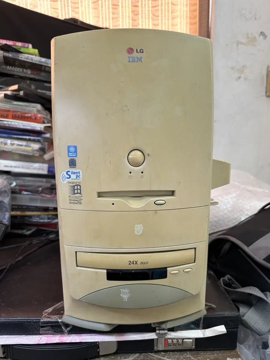 옛날 LG IBM데스크탑컴퓨터,1998년,모델F59,속부품CPU다있음